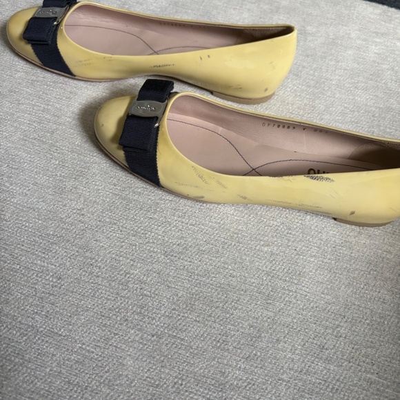 Ferragamo varina flats size 8 - Picture 3 of 4